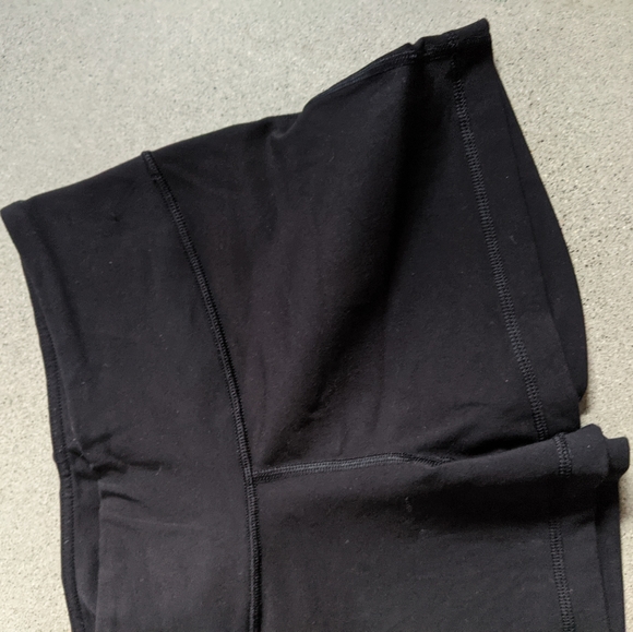 Lululemon black spandex shorts - Picture 4 of 4